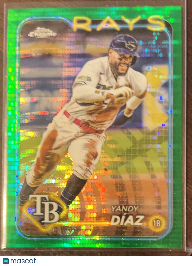 2024 Topps Chrome Yandy Díaz #107 Green Sonar Refractor